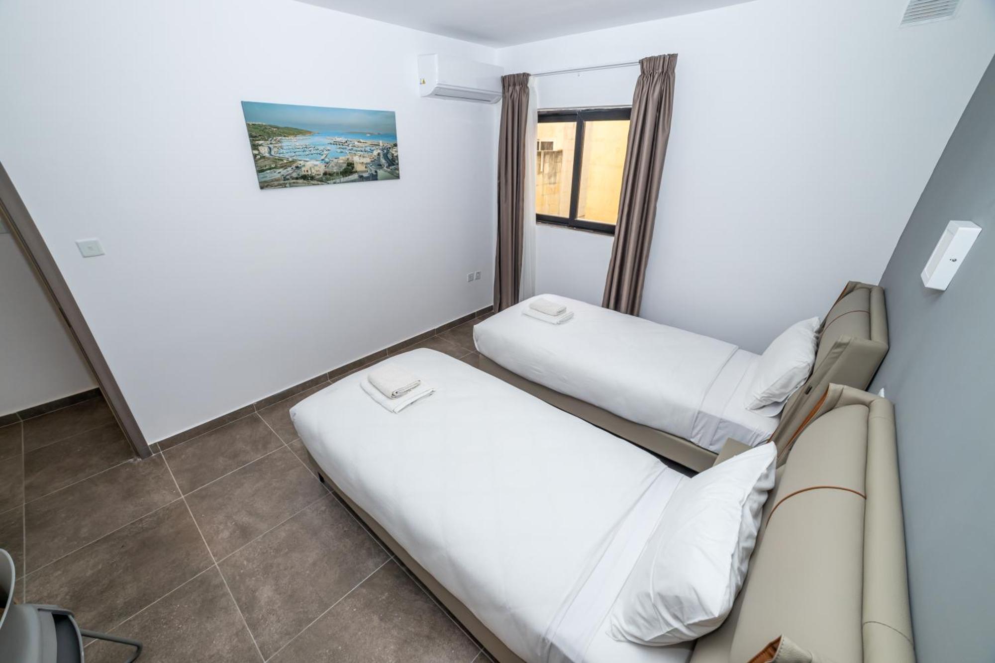 Charming Corner Apartment With Country View 2Br เซนต์พอลส์เบย์ ภายนอก รูปภาพ