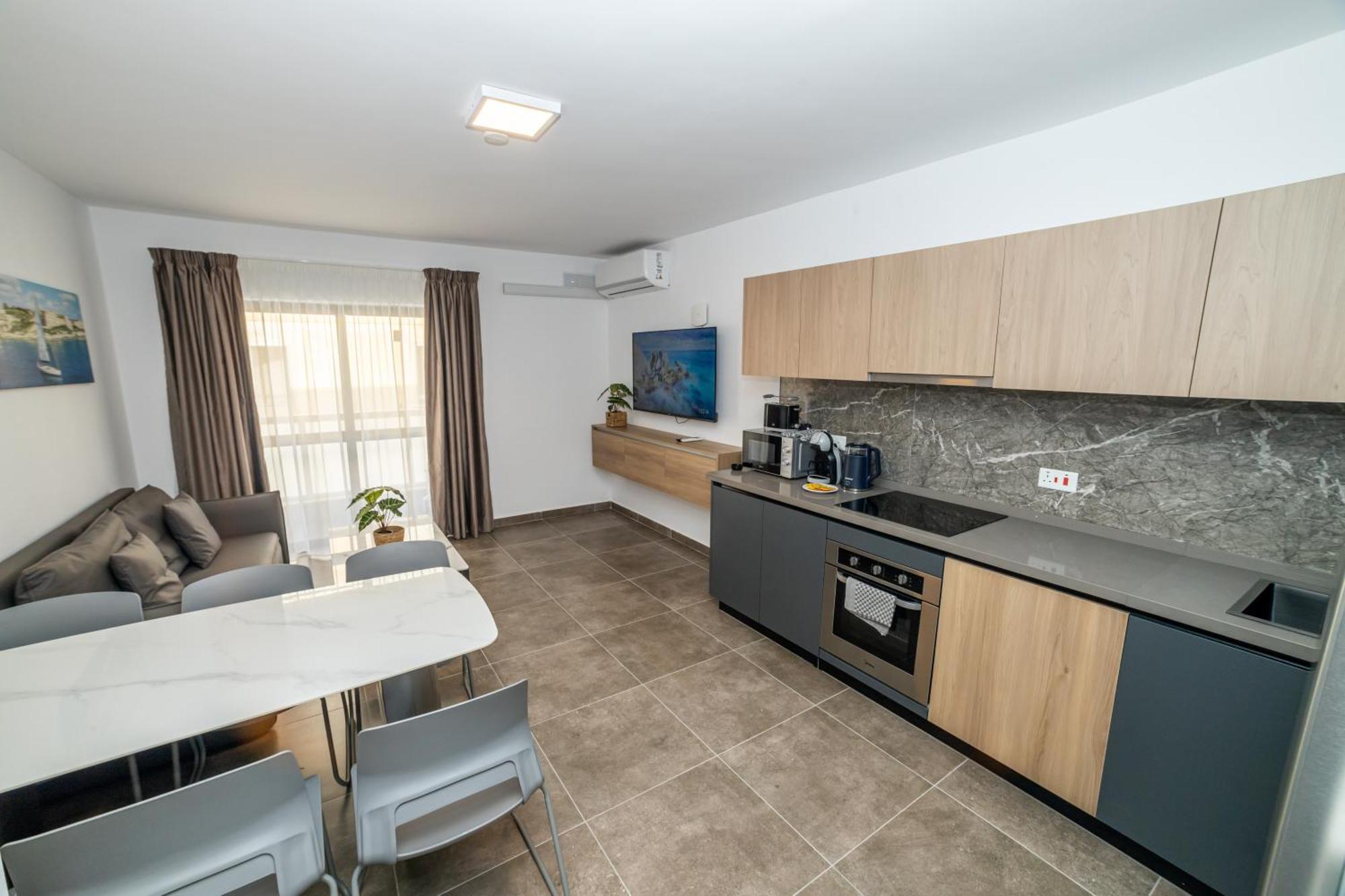Charming Corner Apartment With Country View 2Br เซนต์พอลส์เบย์ ภายนอก รูปภาพ